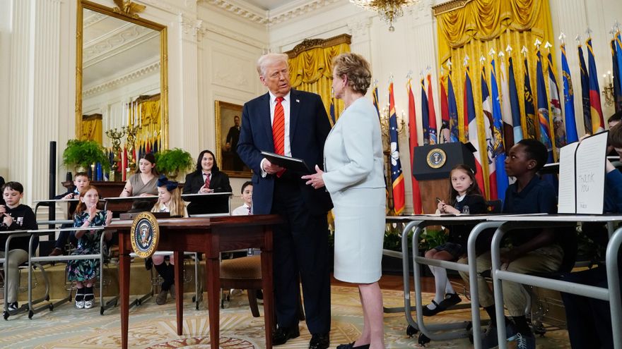 Trump firma una orden para desmantelar casi por completo el Departamento de Educación