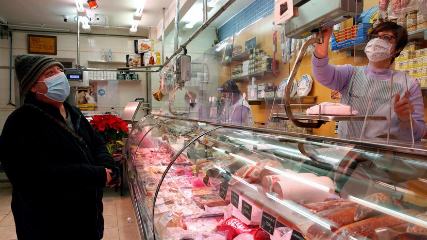 La red de mercas abastece a los mercados y tiendas tradicionales