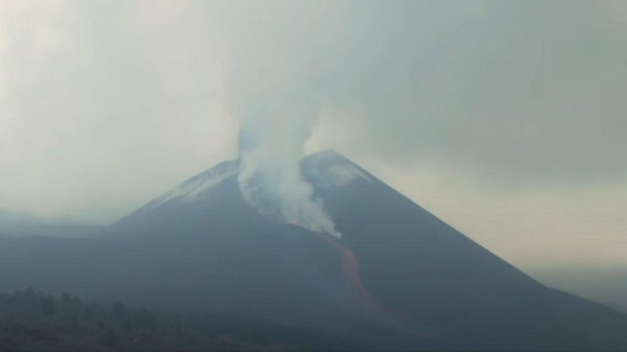 Los científicos detectan un nuevo desbordamiento de lava en el cono volcánico