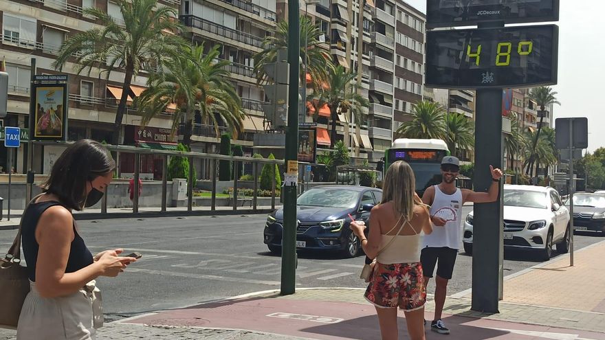 Córdoba se abona a los 40 grados en el comienzo del segundo gran episodio por calor del año