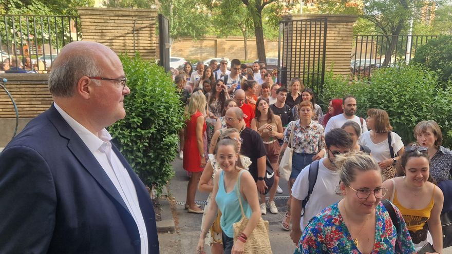 Expectación, nervios y mucho calor en la macroconvocatoria de oposiciones de este sábado en Aragón con 1.004 plazas