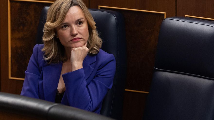 La ministra Portavoz, de Educación, Formación Profesional y Deporte, Pilar Alegría, durante una sesión de control al Gobierno, en el Congreso de los Diputados, a 9 de abril de 2025, en Madrid (España).