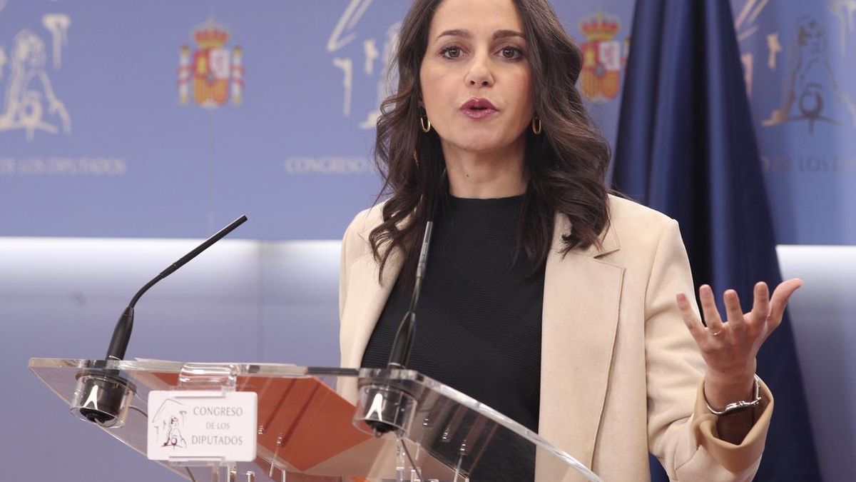 Arrimadas niega "sospechas" sobre el sistema de primarias de Cs y dice que cualquier cambio lo decidiría la Gestora
