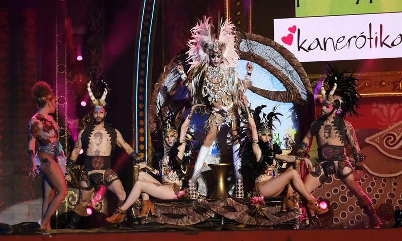 Drag Gio, con la fantasía 'Nunca digas nunca jamás'