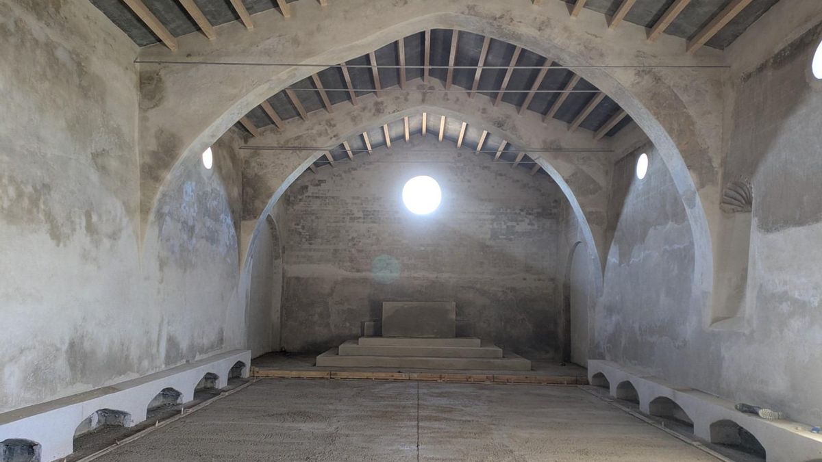 Interior de la ermita de Tauste restaurada