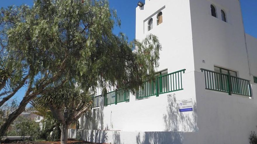 La falta de profesorado vuelve a complicar el curso al alumnado de la Facultad de Enfermería de Lanzarote