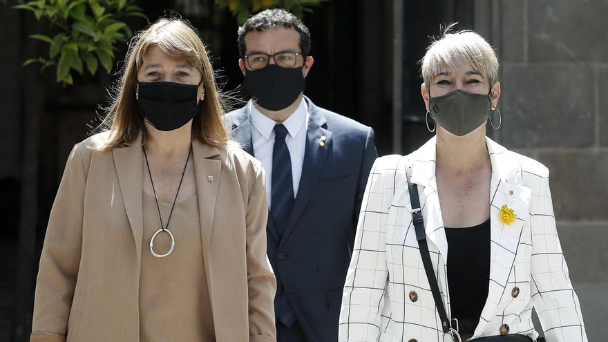 La consellera de Cultura, Natália Garriga (i), y la consellera de Justícia, Lourdes Ciuró (d). EFE/Andreu Dalmau/Archivo