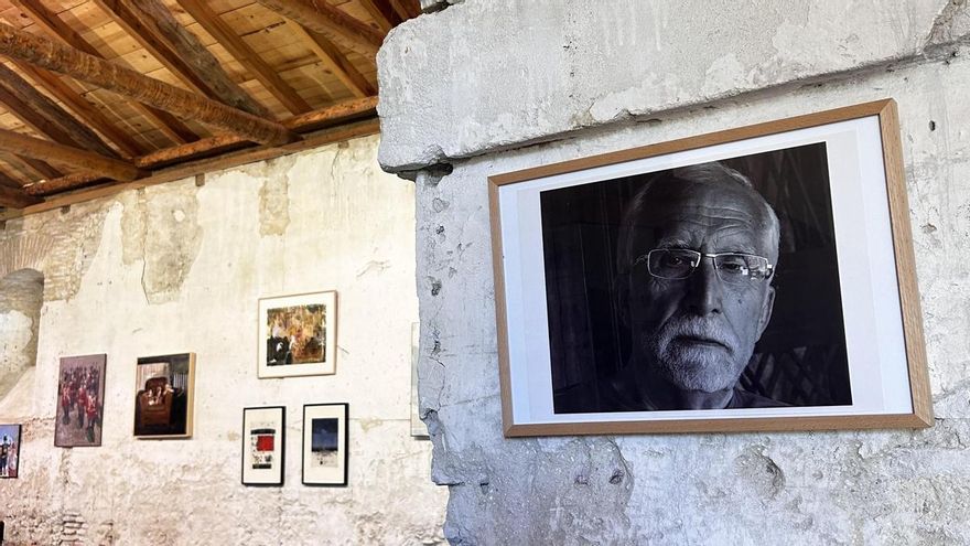 El monasterio de Santa María de Sandoval aúna arte y literatura con una exposición sobre Luis Mateo Díez