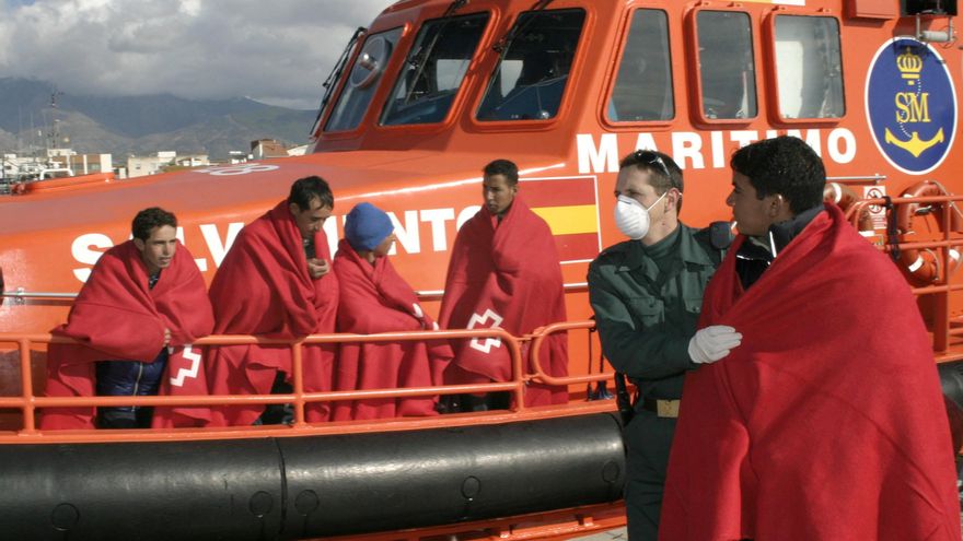 Rescatados 39 migrantes en la costa granadina a bordo de cuatro embarcaciones