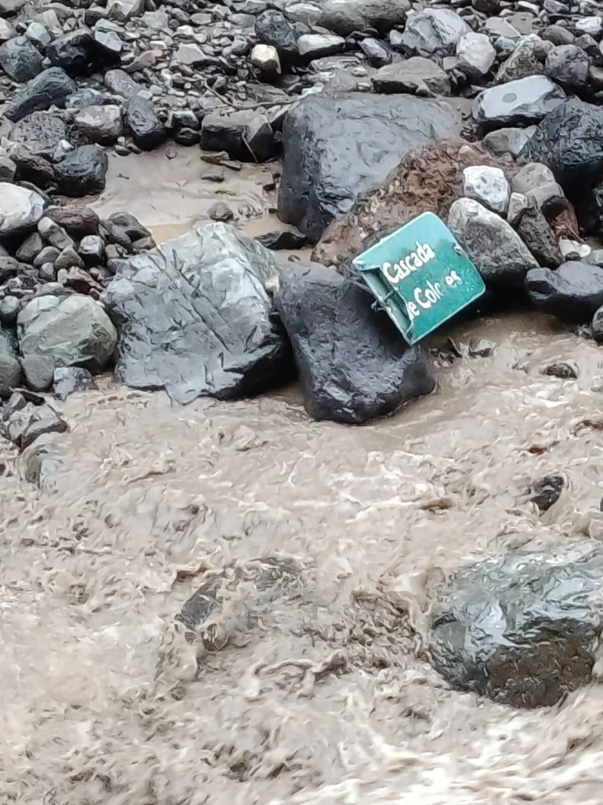 Señal Cascada Colores vista desde Tomadero Dos Aguas el 21 marzo 2026.