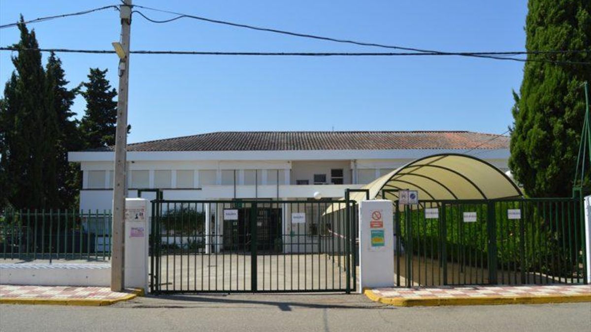Detenido por cometer robos en la piscina y el colegio de dos pueblos cordobeses en pocas horas