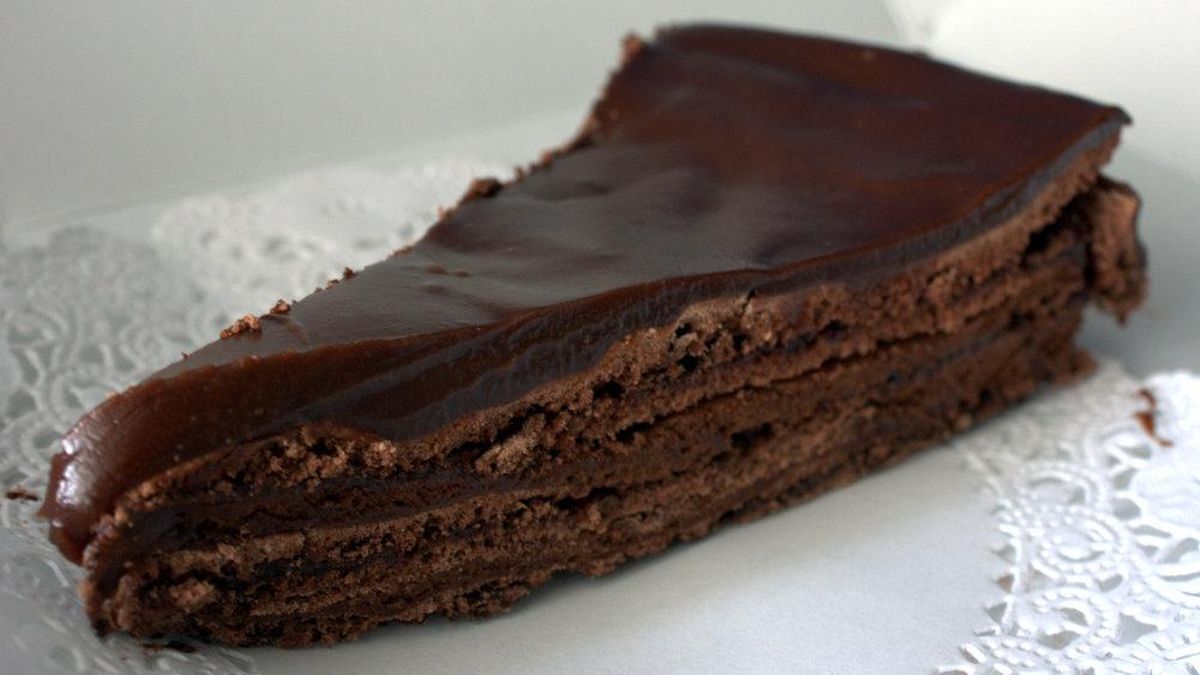 Porción de tarta de chocolate.
