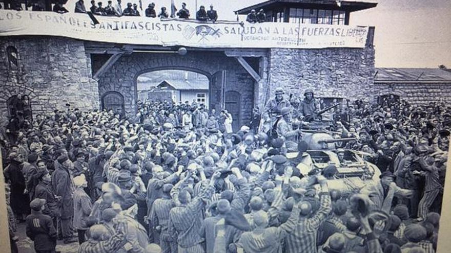 Los españoles antifascistas saludan a las fuerzas libertadoras