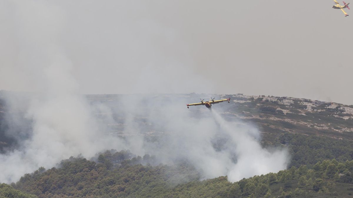 Emergencias ordena confinar el municipio de Catí (Castellón) por el incendio de Tírig