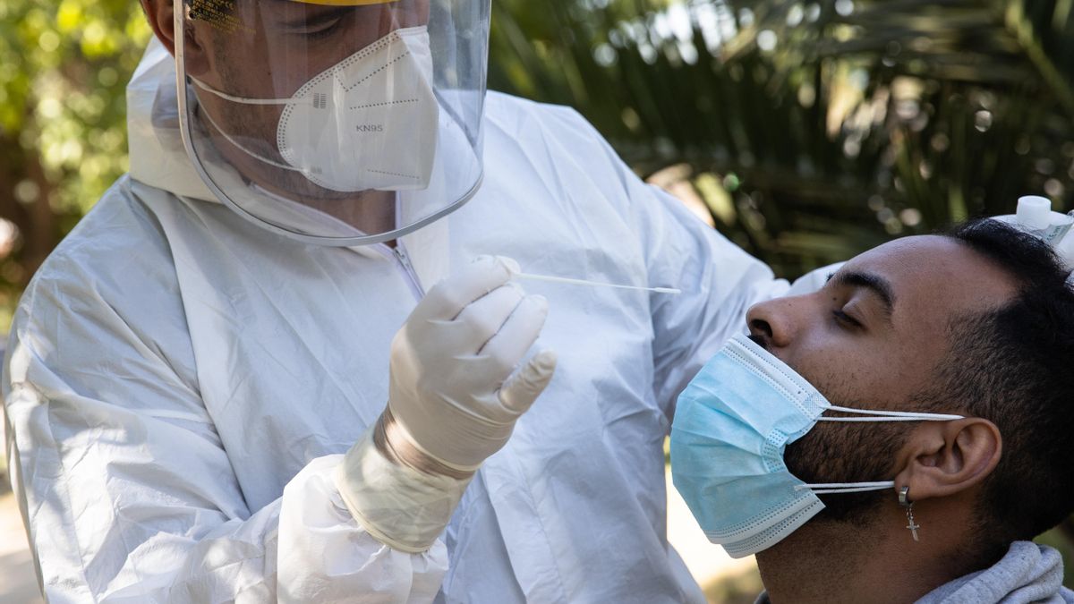 El balance total desde el inicio de la crisis sanitaria supera los 3 millones de contagios y 42.381 decesos, 28 de los cuales tuvieron lugar en las últimas 24 horas. Foto de archivo. EFE/ Alberto Valdés