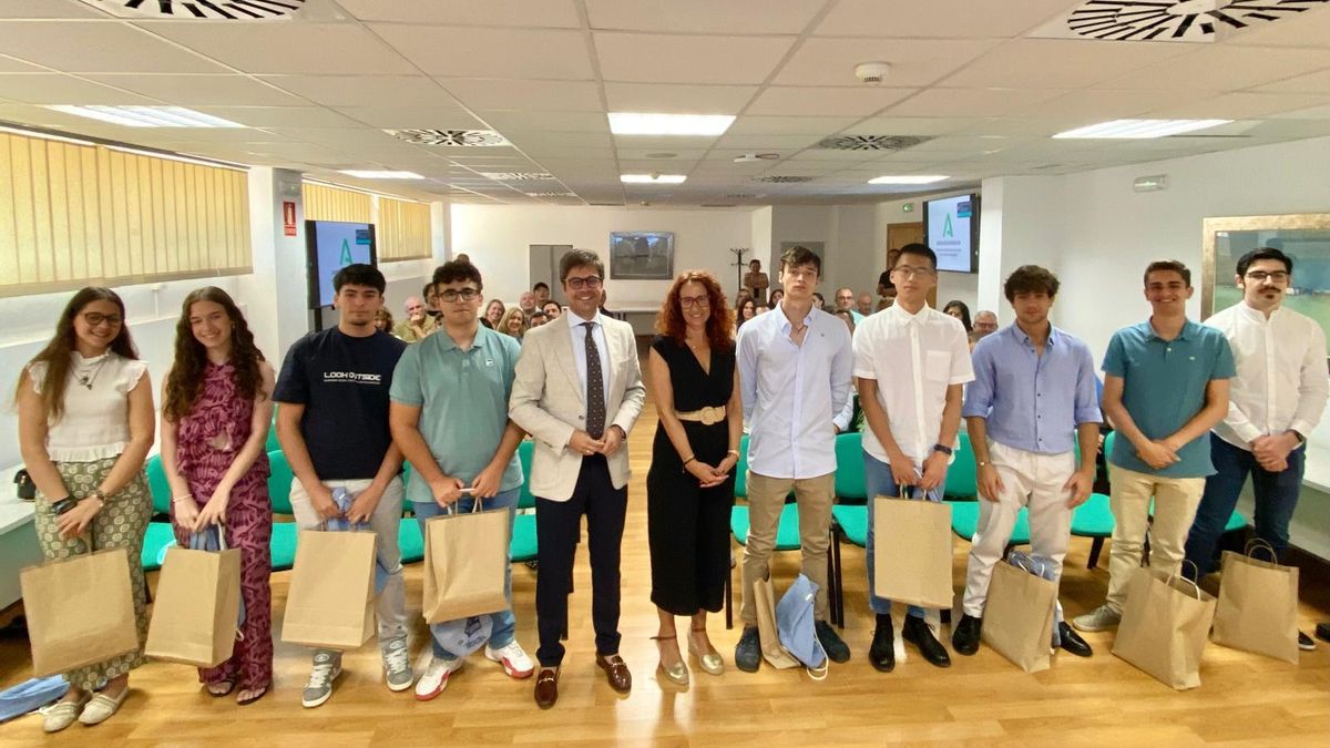 Estudiantes reconocidos en los premios 2025
