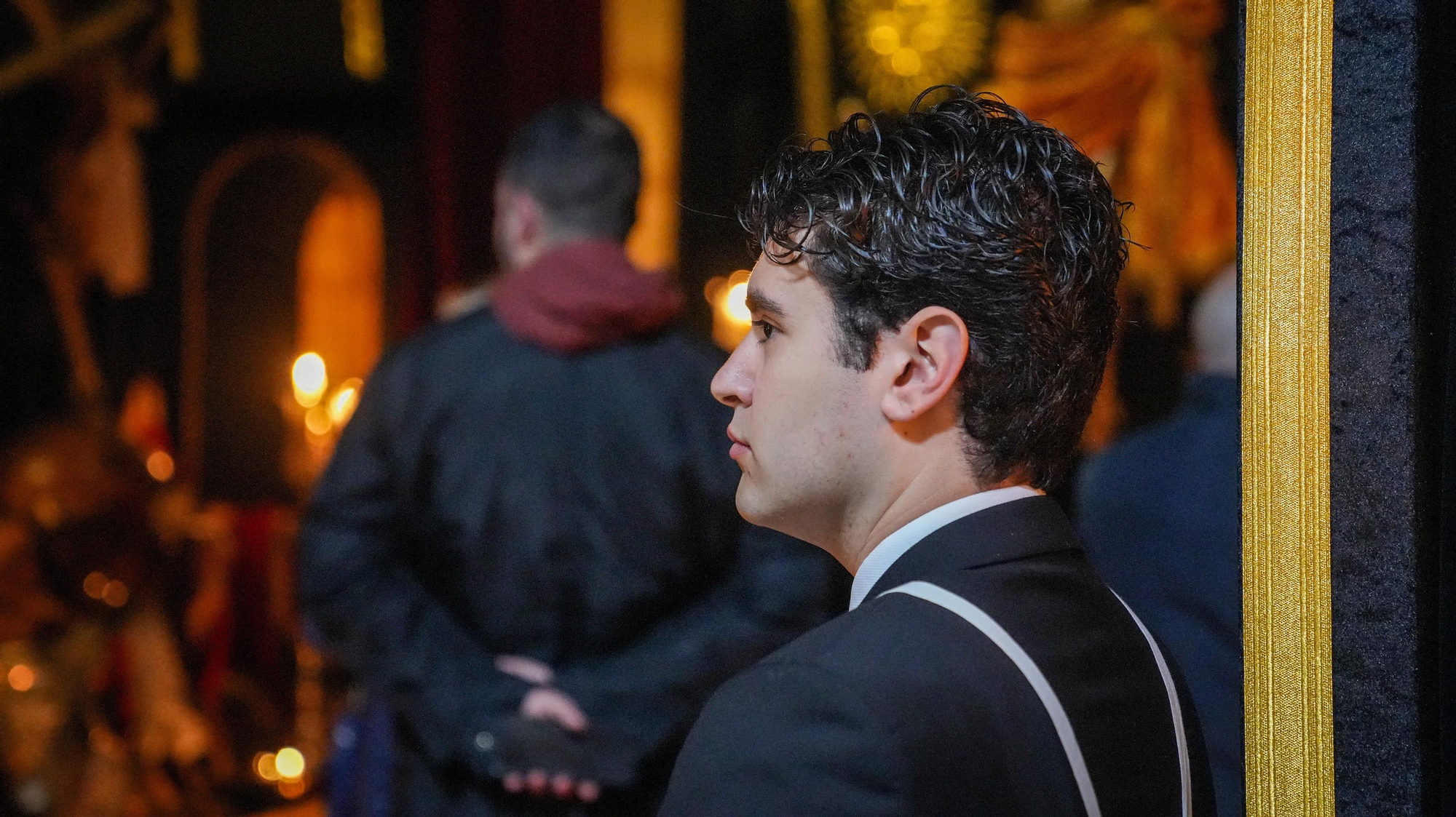 Los besapiés de Jesús Rescatado y del Cristo del Remedio de Ánimas, y el besamanos de Jesús, Divino Salvador, en su Prendimiento, en imágenes