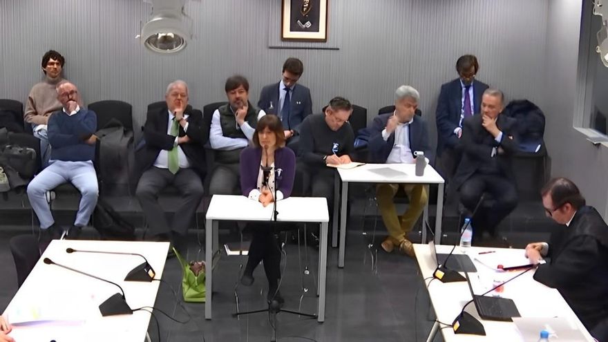 Editorial Everest uso su filial infantil en un contrato "insólito" de Alfredo Prada para un libro sobre Norman Foster