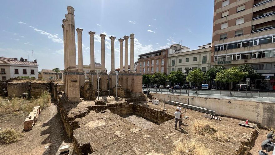 El Ayuntamiento firma el contrato para reiniciar la obra del Templo Romano