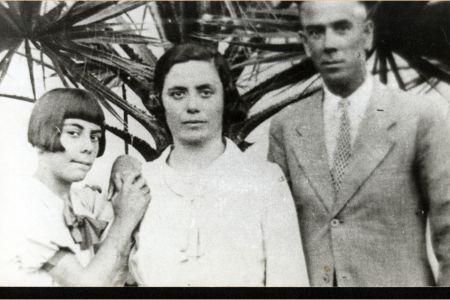 Sara Pérez con José Miguel Pérez y la hija de ambos.