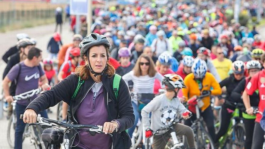 Carlos S. Campillo / ICAL Celebración del XXV Día de la Bici en León.