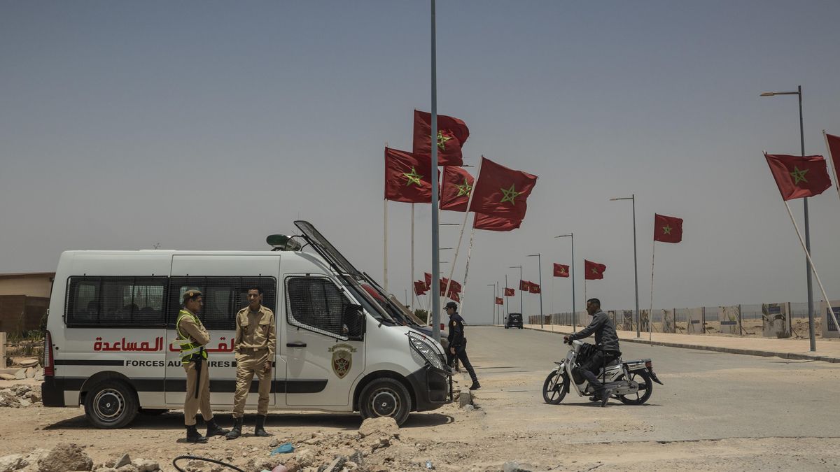 Mliltares marroquíes en la ciudad de Dajla, ocupada por Marruecos.