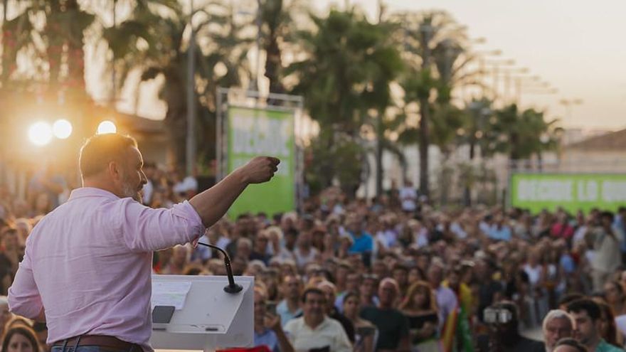 Vox inicia una cruzada en las instituciones contra producciones culturales con contenido LGTBI