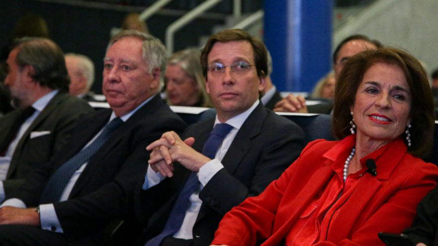 Almeida rompe con los contratos de limpieza de Botella que condenaron a Madrid a siete años de suciedad