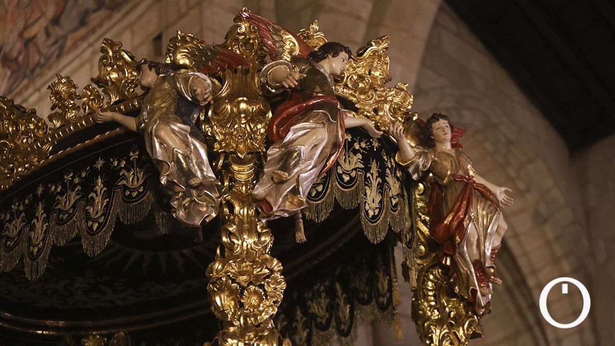 El paso de la Virgen de las Tristezas recobra su esplendor