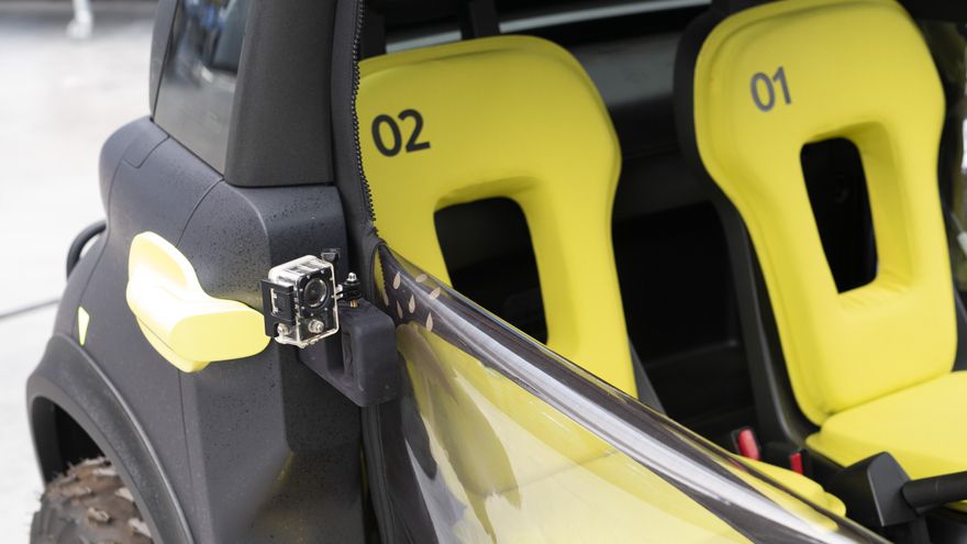 Los asientos ofrecen unos respaldos acolchados inspirados en chalecos salvavidas.