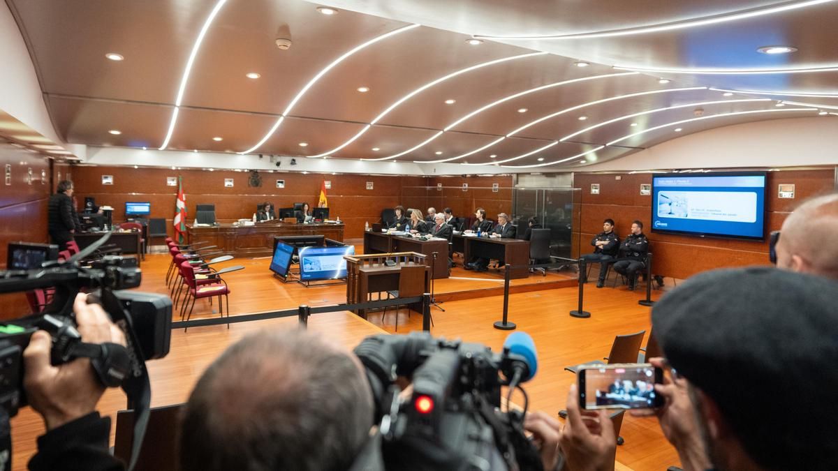 Las acusaciones mantienen la petición de 45 años de cárcel por el asesinato de Maialen Mazón en Vitoria en 2023