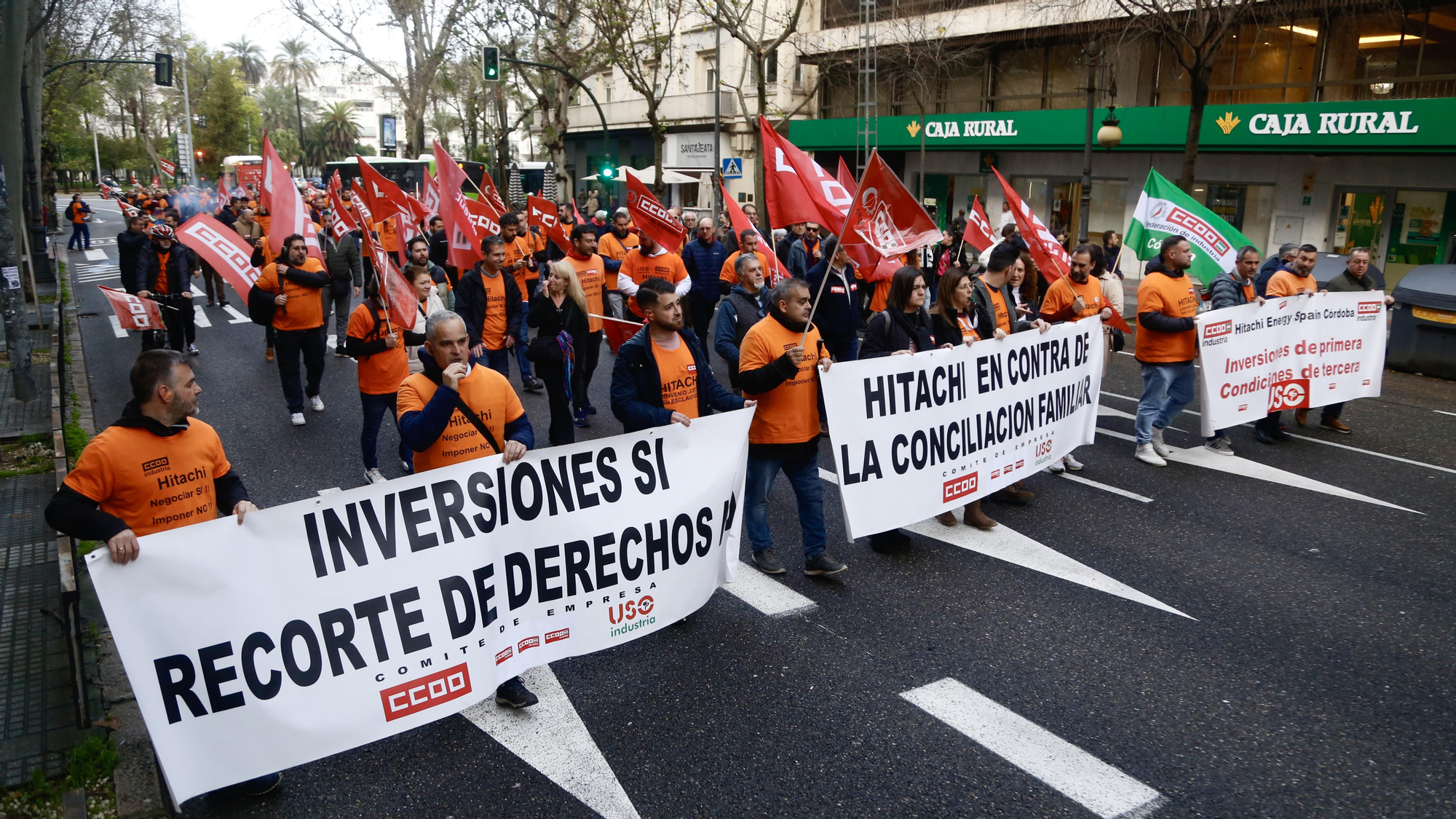 Manifestación de los trabajadores de Hitachi Energy, por la negociación del convenio colectivo