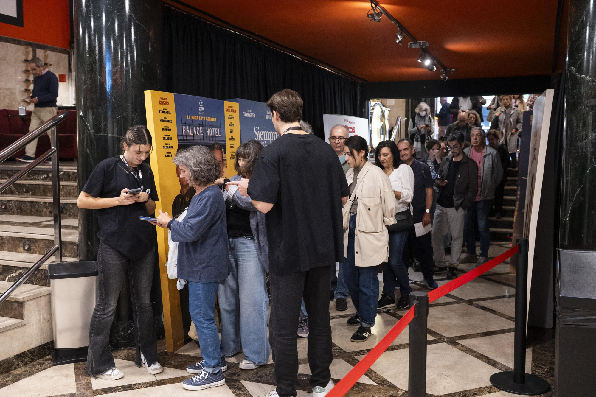 El público llena los Cines Verdi de Madrid para asistir al encuentro 'Un año después de la dana'