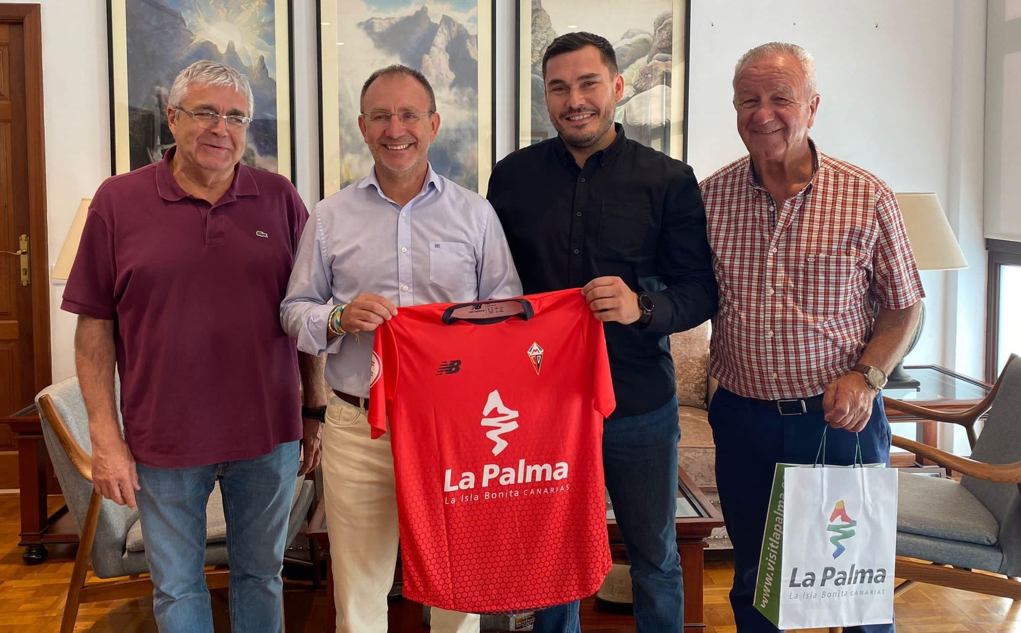 Sergio Rodríguez recibió a la directiva del CD Mensajero.