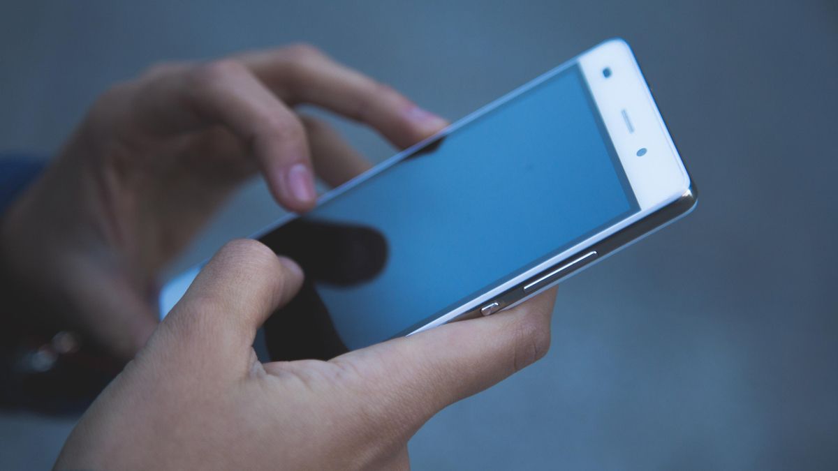 Esta técnica vulnera el perfil de la víctima sin requerir interacción alguna por su parte