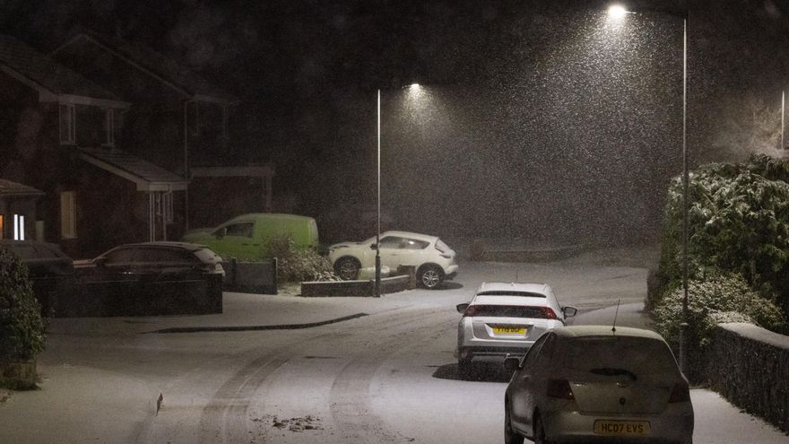 Cortes eléctricos, vuelos y trenes suspendidos en el Reino Unido por la tormenta Goretti