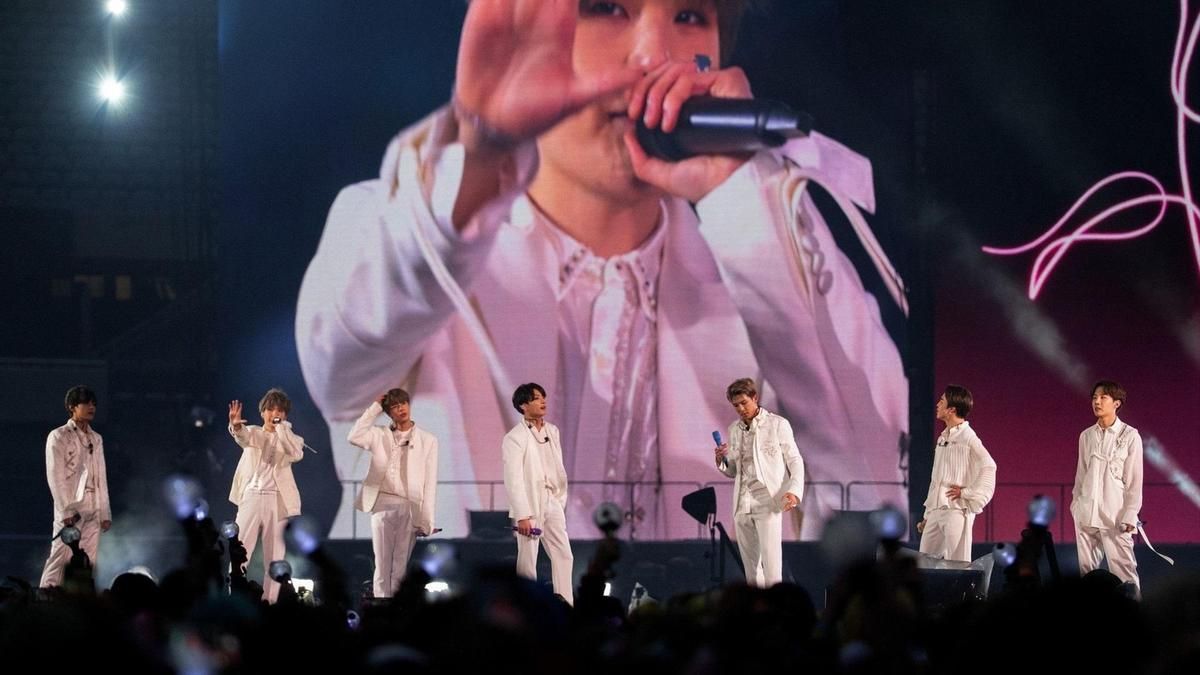 Este productor español que ha trabajado con Rosalía ahora colabora con una de las bandas de K-pop más populares del mundo