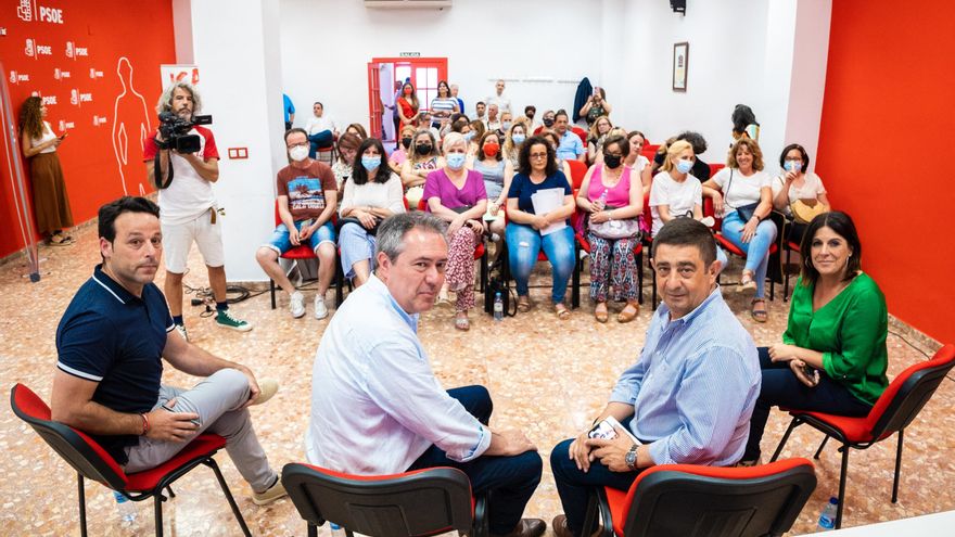 El PSOE moviliza a los alcaldes en su “fortín” de Jaén y tiende la mano al nuevo partido que abandera allí el desencanto
