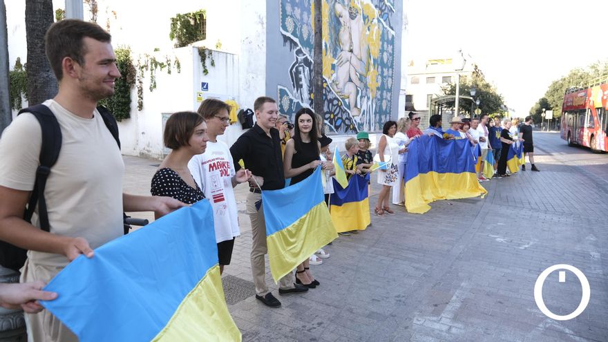 Cadena humana de ucranianos por el Día de la independencia de Ucrania y agradecimiento a Córdoba