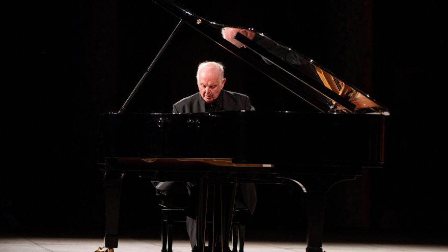 Barenboim celebra 70 años en los escenarios con un recital en Salzburgo