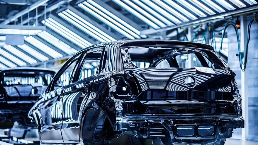 Los fabricantes de coches sufren en España por la debilidad de Francia y Alemania: caen las ventas y el empleo