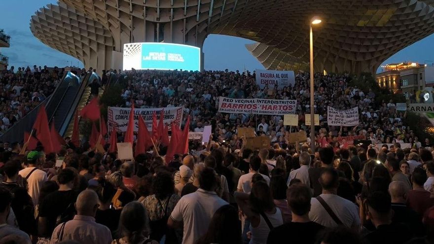 Protesta en las Setas de la Encarnación de Sevilla