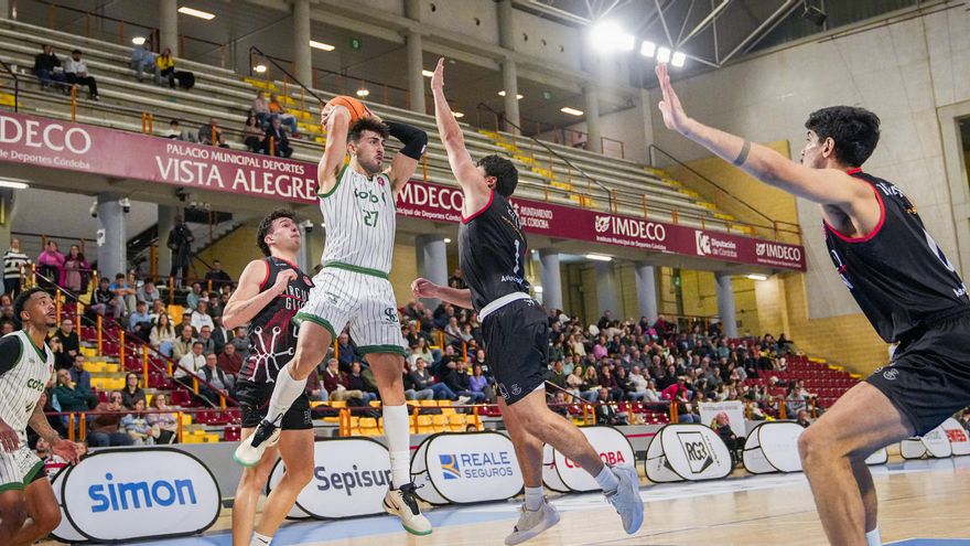 Así queda la clasificación en Segunda FEB: El Coto Córdoba CB pierde su condición de invicto