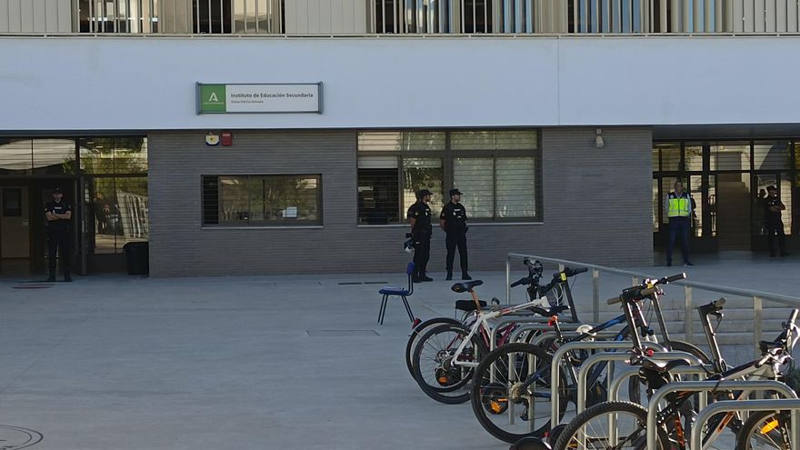 La Fiscalía ordena internar en un centro para infractores al menor acusado de la agresión en un instituto de Jerez