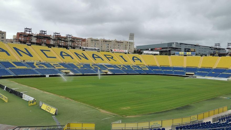 Aplazado al lunes el partido entre la UD Las Palmas y el Granada por la tormenta Hermine
