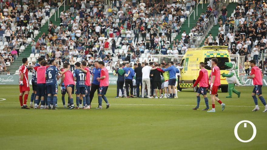 El Córdoba CF - Racing de Ferrol, suspendido tras desplomarse Gudelj