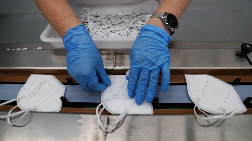 Así compraron mascarillas las dos capitales canarias en 2020: 43 proveedores y 775.000 euros repartidos en 73 contratos