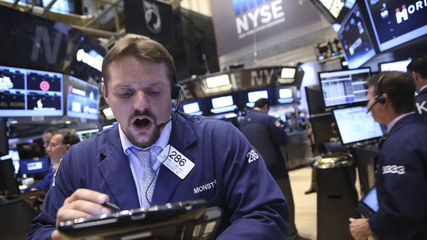 Wall Street cierra mixto, expectante a otra tanda de resultados empresariales