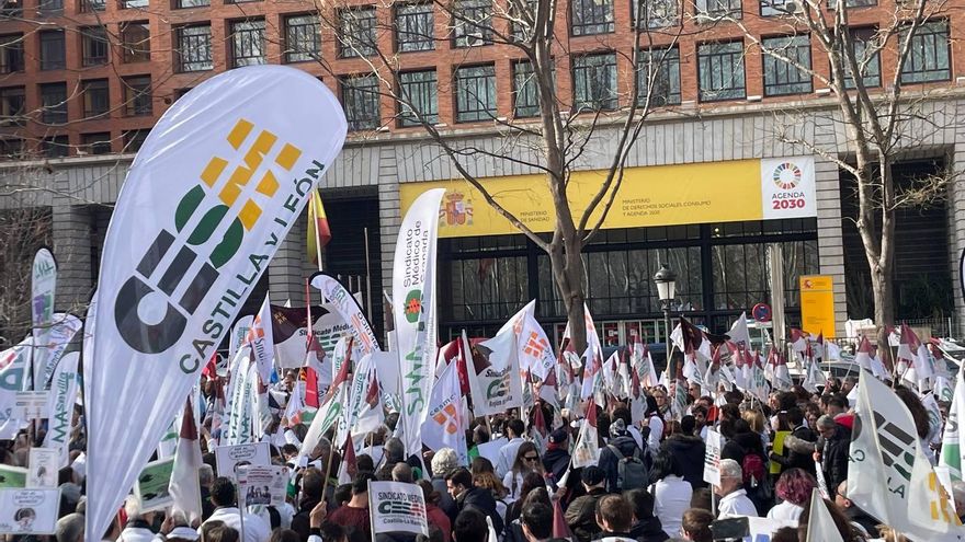 photo 5868222123447797400 y