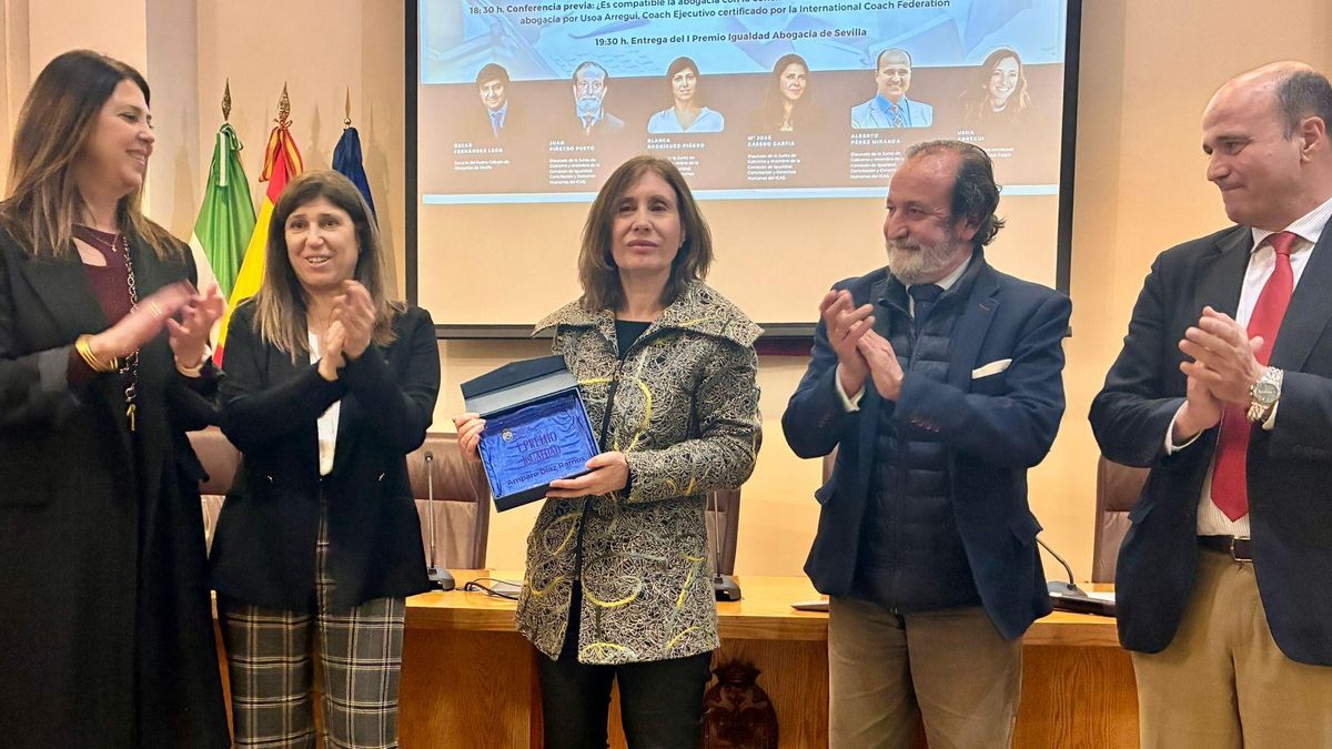 Amparo Díaz, reconocida con el I Premio Igualdad Abogacía de Sevilla: "La ley sin igualdad es solo papel mojado"